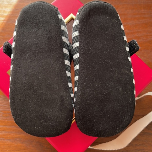 Kate Spade baby shoes Sz 3 —> for 6 - 9 month-olds - Picture 2 of 5